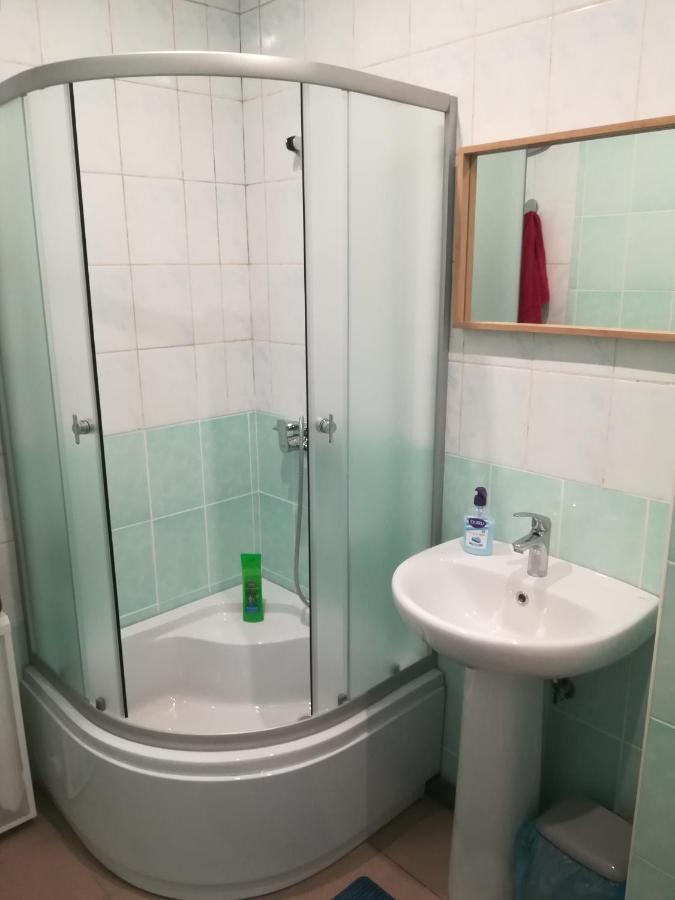 Glaw Hostel Киев Екстериор снимка